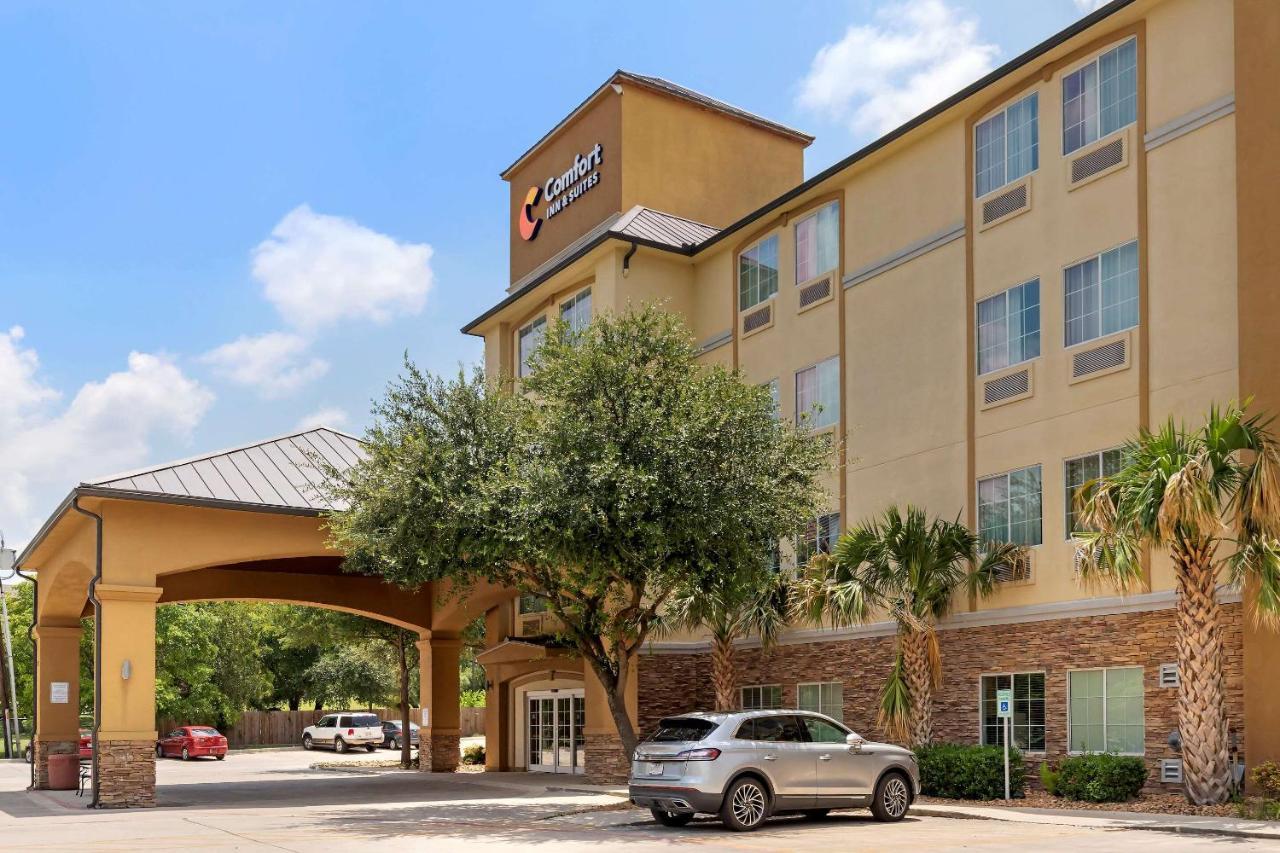 Comfort Inn & Suites Near Six Flags & Medical Center San Antonio Exterior photo