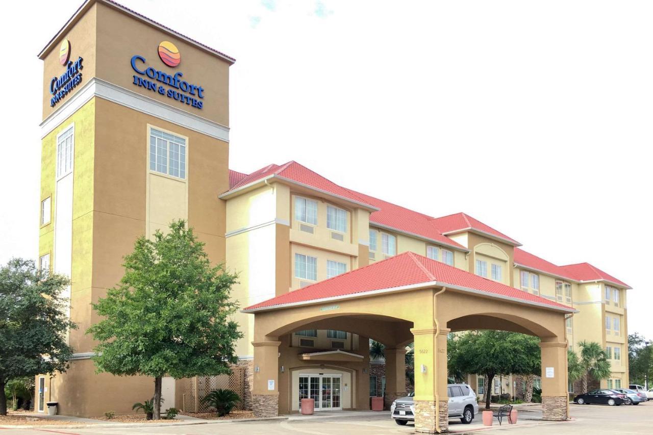 Comfort Inn & Suites Near Six Flags & Medical Center San Antonio Exterior photo