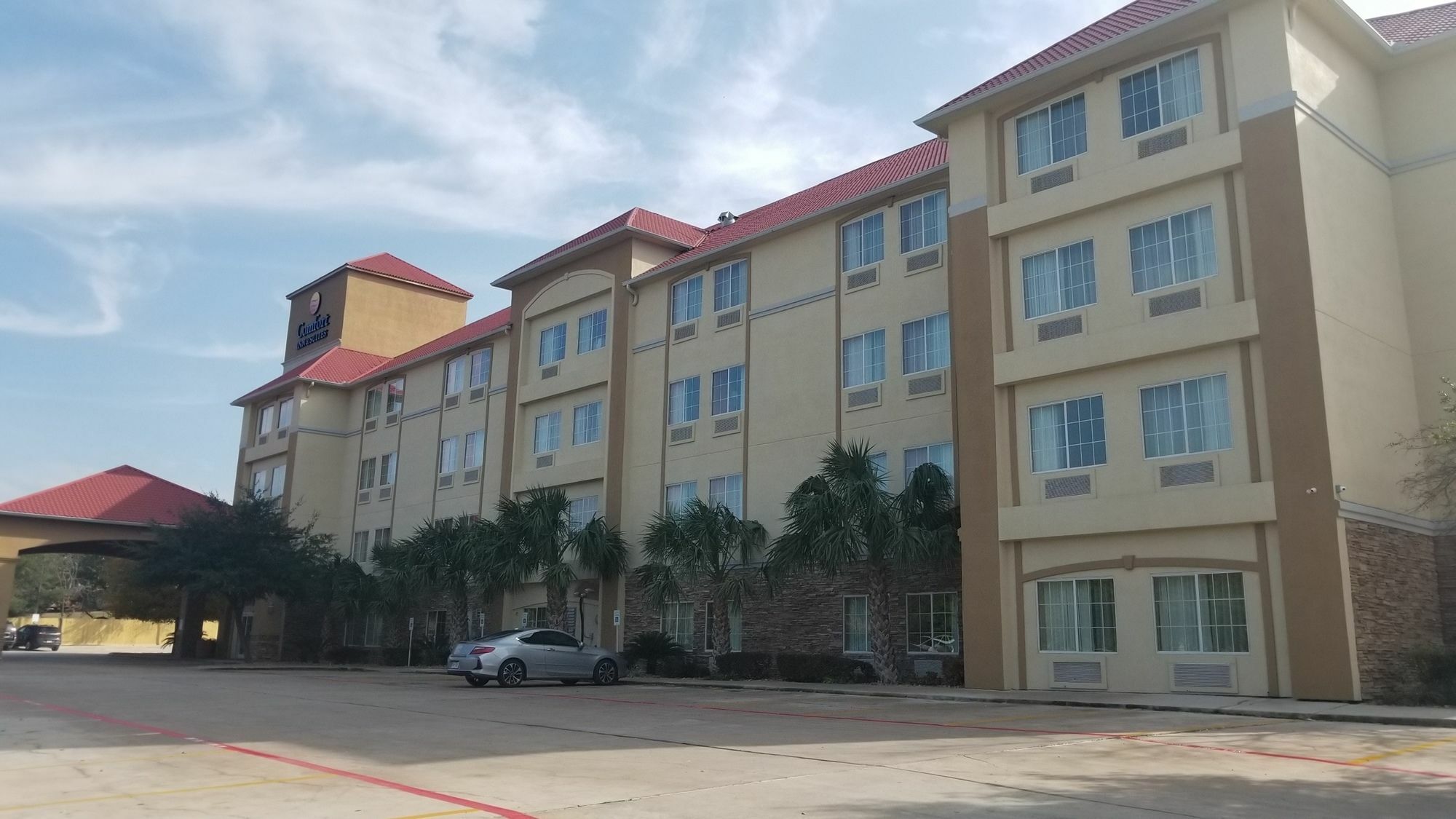 Comfort Inn & Suites Near Six Flags & Medical Center San Antonio Exterior photo